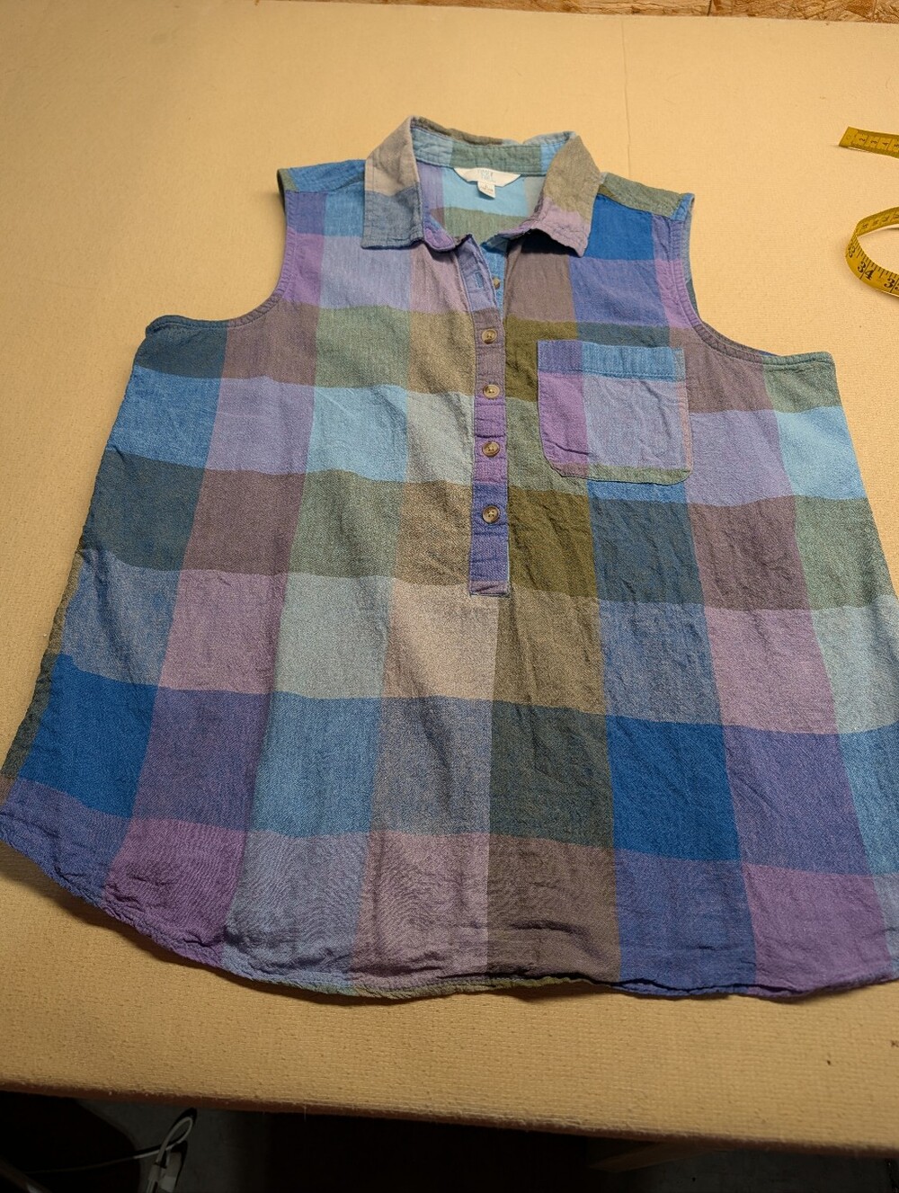 Time and Tru Women's Size L Sleeveless Plaid Button-Front Top-Blue Purple Green